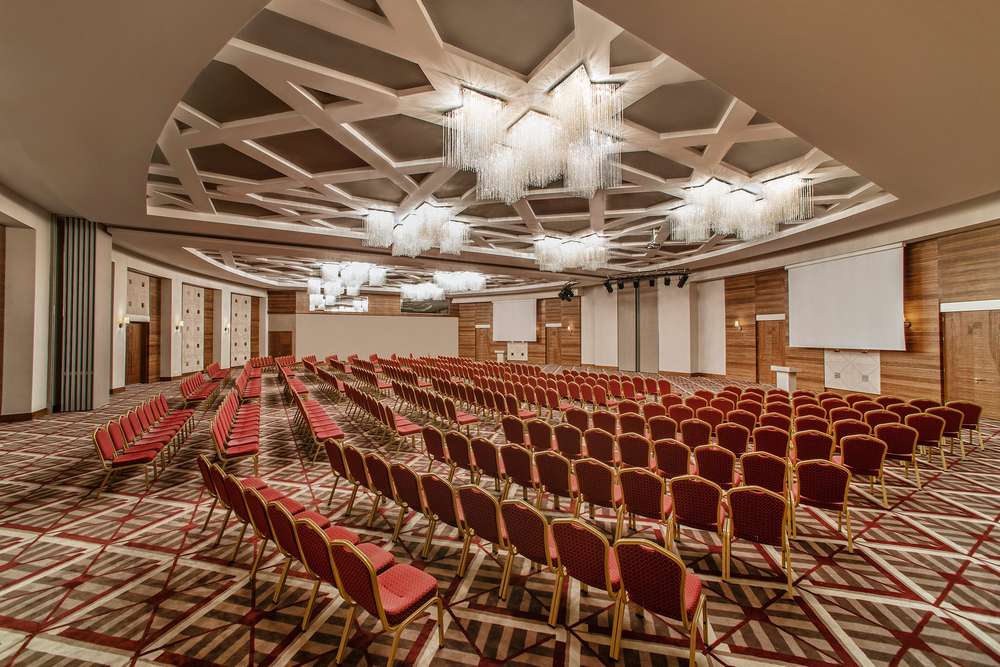 cheap resort hotels to Spend holiday with family