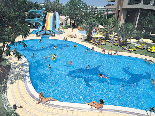 cheap resort hotels to Spend holiday with family