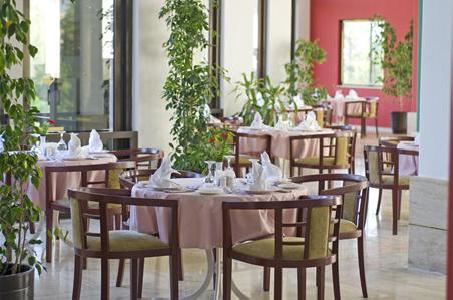 cheap resort hotels to Spend holiday with family