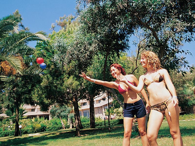 cheap resort hotels to Spend holiday with family