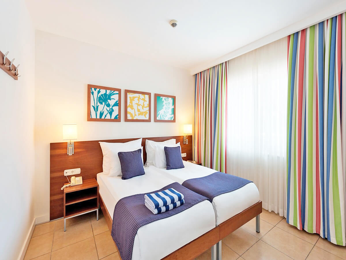 cheap resort hotels to Spend holiday with family