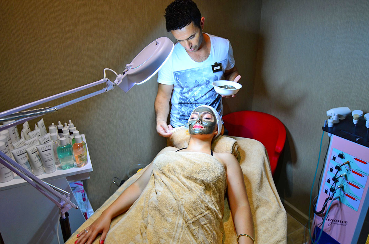 cheap resort hotels to Spend holiday with family