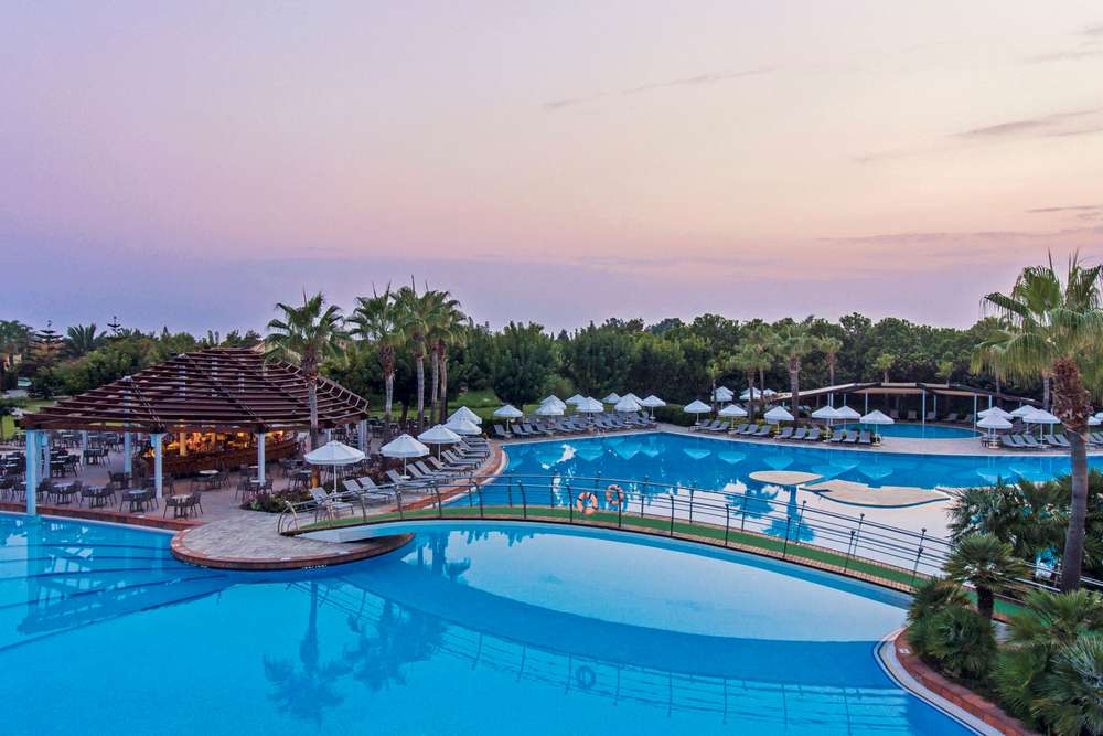 cheap resort hotels to Spend holiday with family