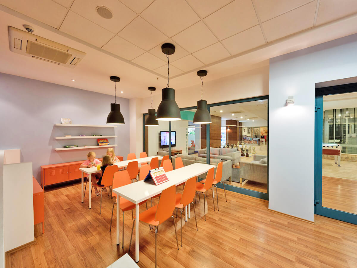 cheap resort hotels to Spend holiday with family