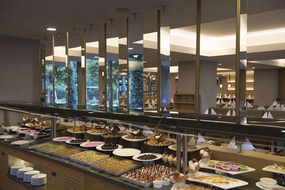 cheap resort hotels to Spend holiday with family