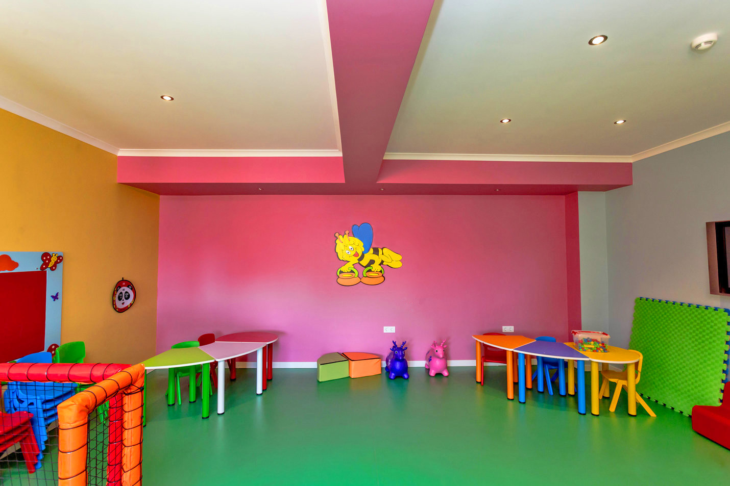 cheap resort hotels to Spend holiday with family