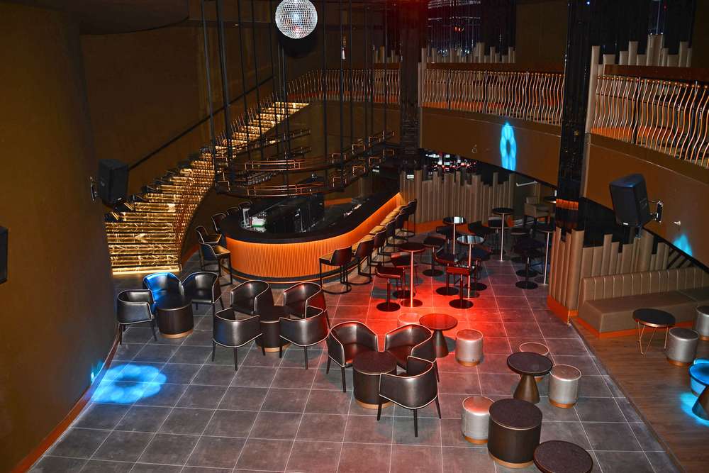 cheap resort hotels to Spend holiday with family