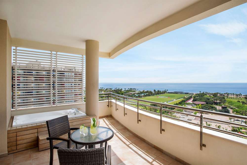 cheap resort hotels to Spend holiday with family