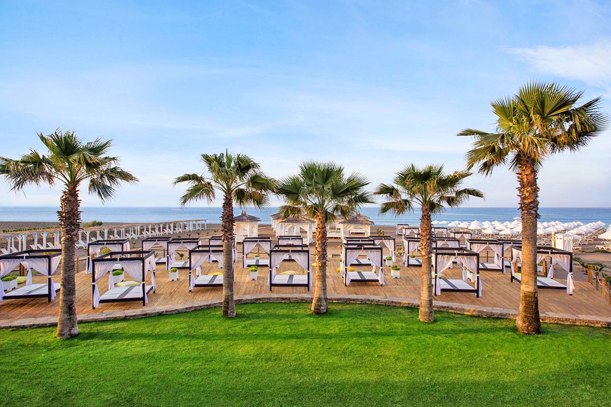 cheap resort hotels to Spend holiday with family