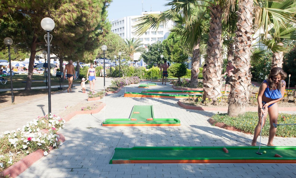 cheap resort hotels to Spend holiday with family