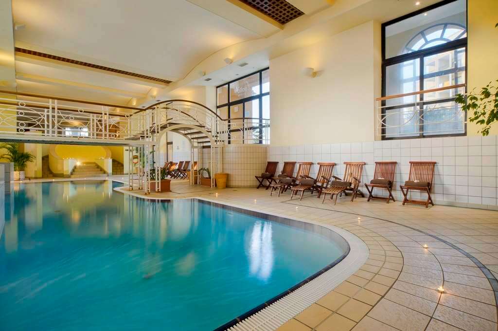 cheap resort hotels to Spend holiday with family