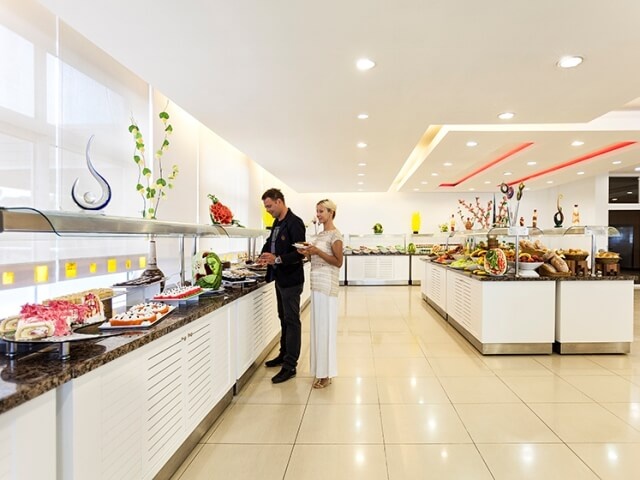 cheap resort hotels to Spend holiday with family