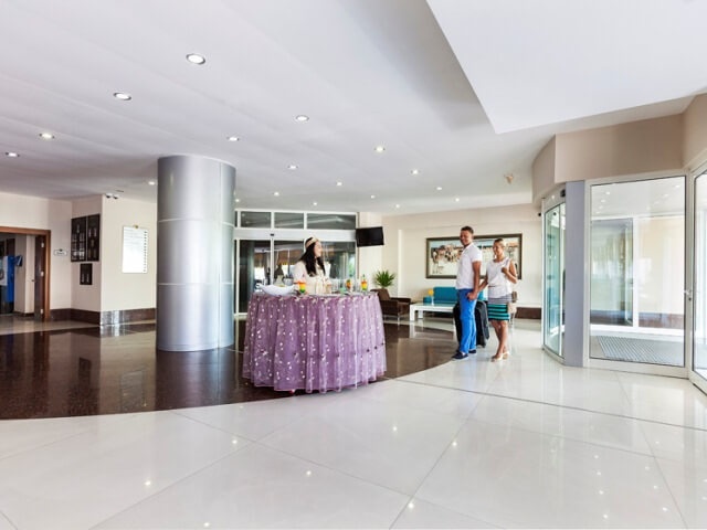 cheap resort hotels to Spend holiday with family