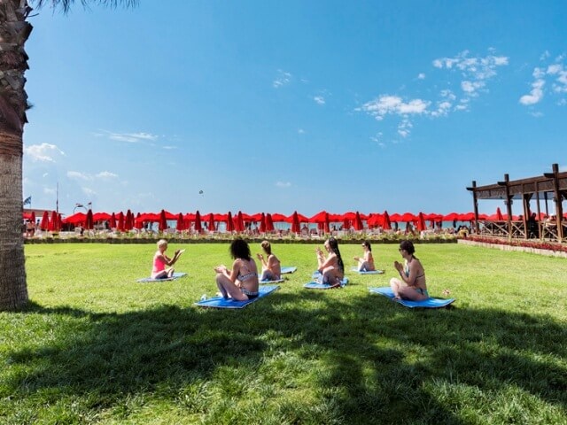 cheap resort hotels to Spend holiday with family