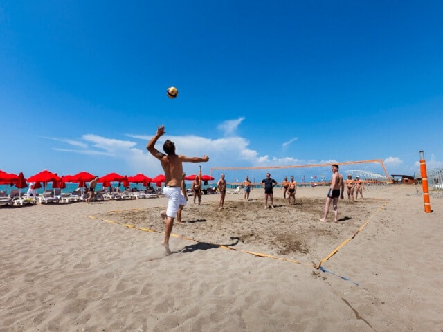 cheap resort hotels to Spend holiday with family