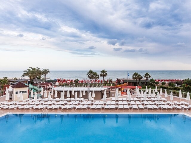 cheap resort hotels to Spend holiday with family