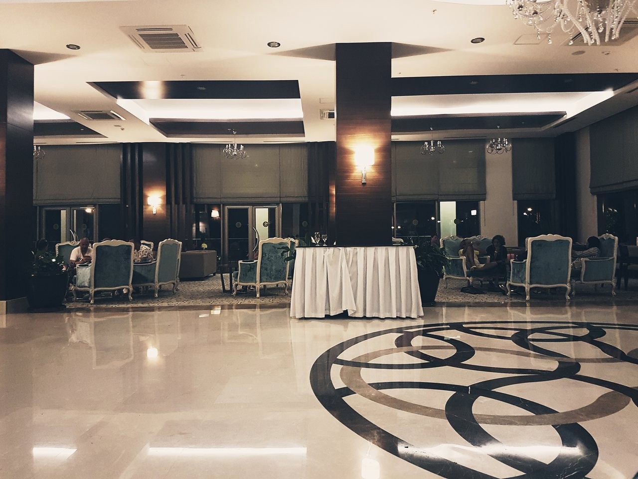 cheap resort hotels to Spend holiday with family