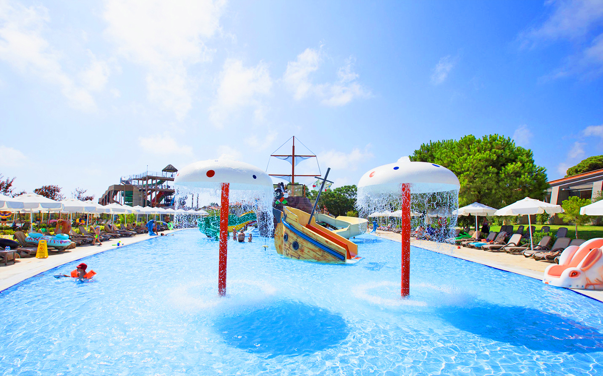 cheap resort hotels to Spend holiday with family