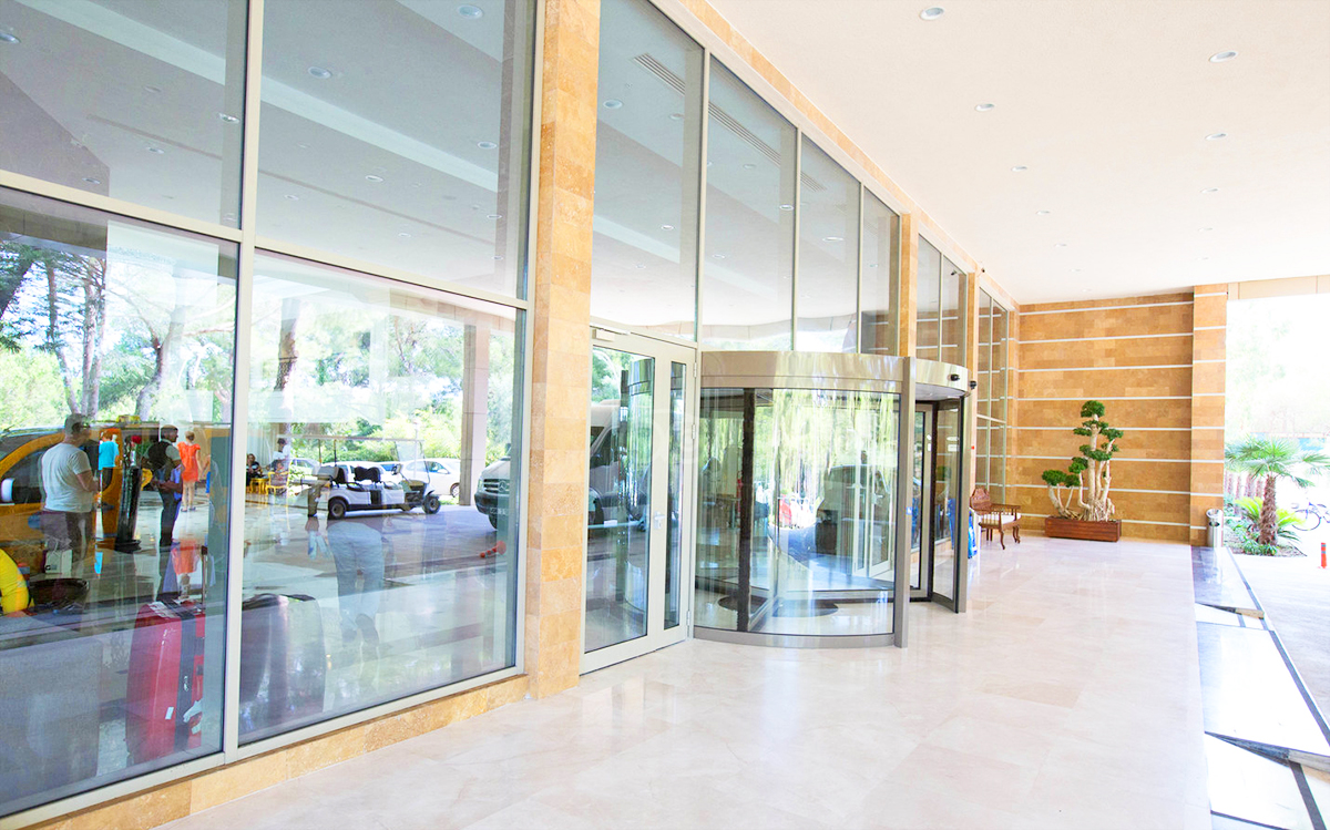 cheap resort hotels to Spend holiday with family