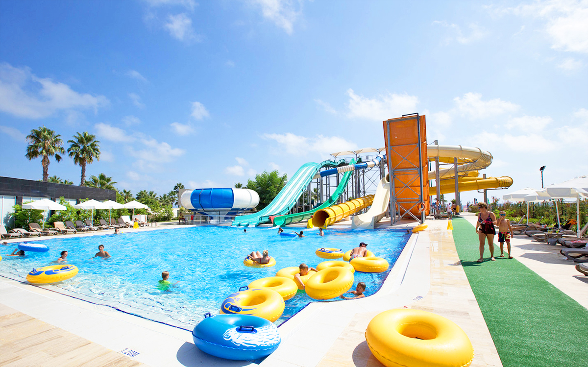 cheap resort hotels to Spend holiday with family