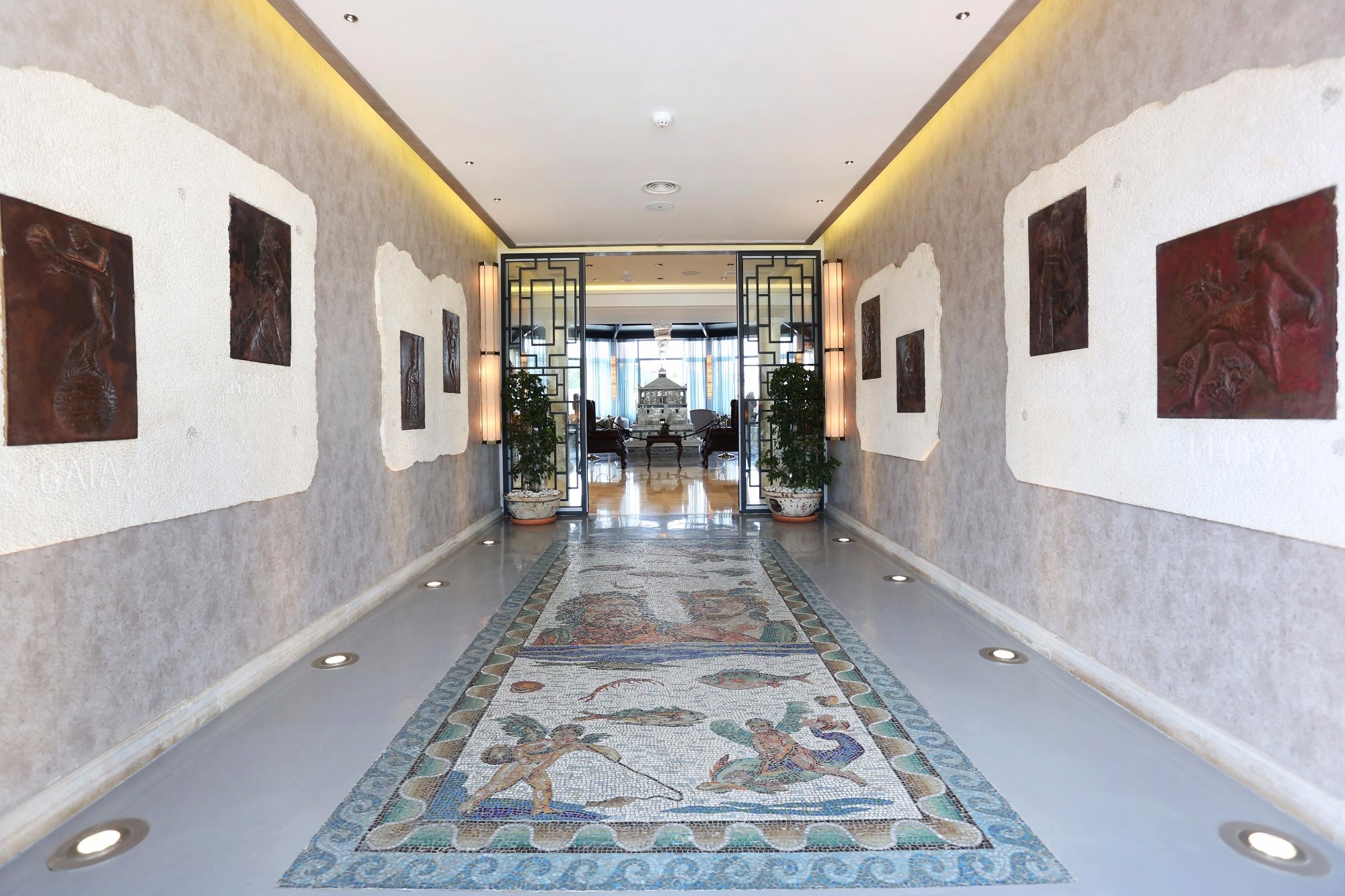 cheap resort hotels to Spend holiday with family