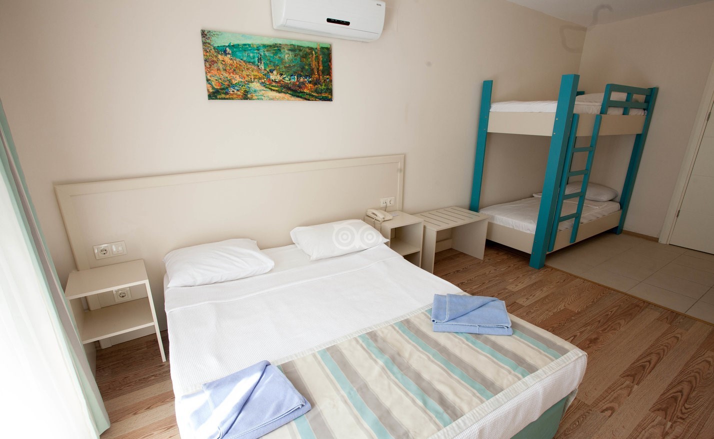 cheap resort hotels to Spend holiday with family