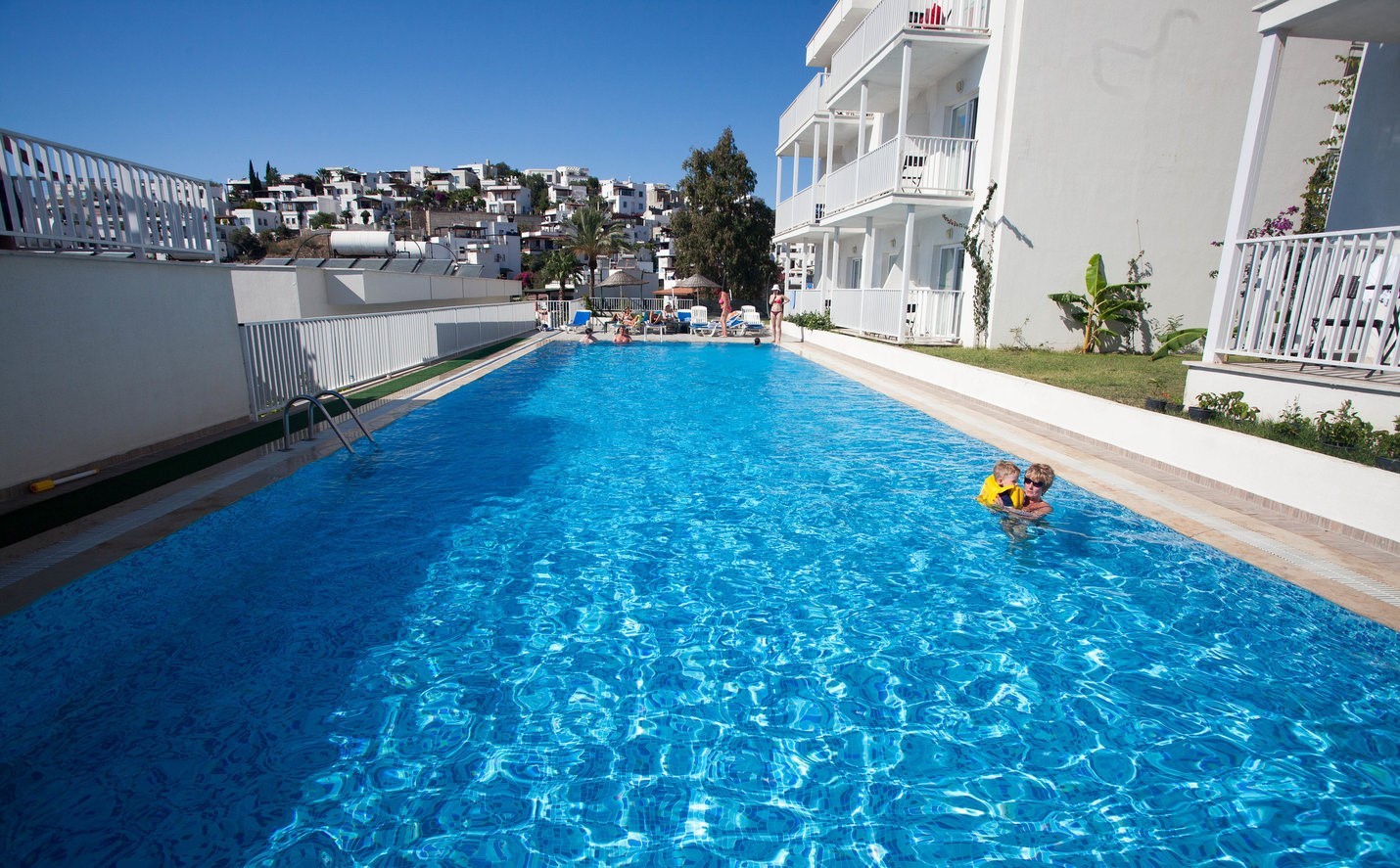 cheap resort hotels to Spend holiday with family