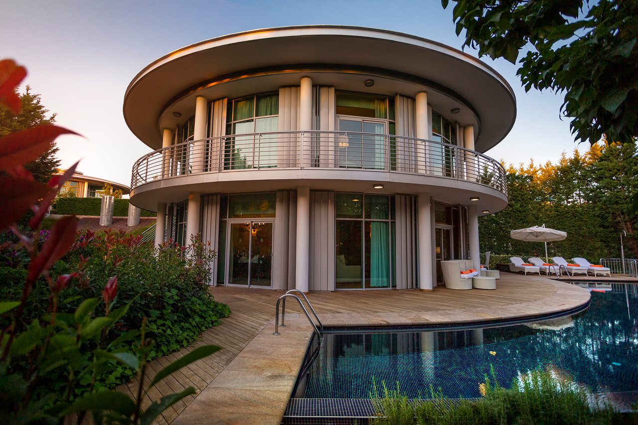 cheap resort hotels to Spend holiday with family