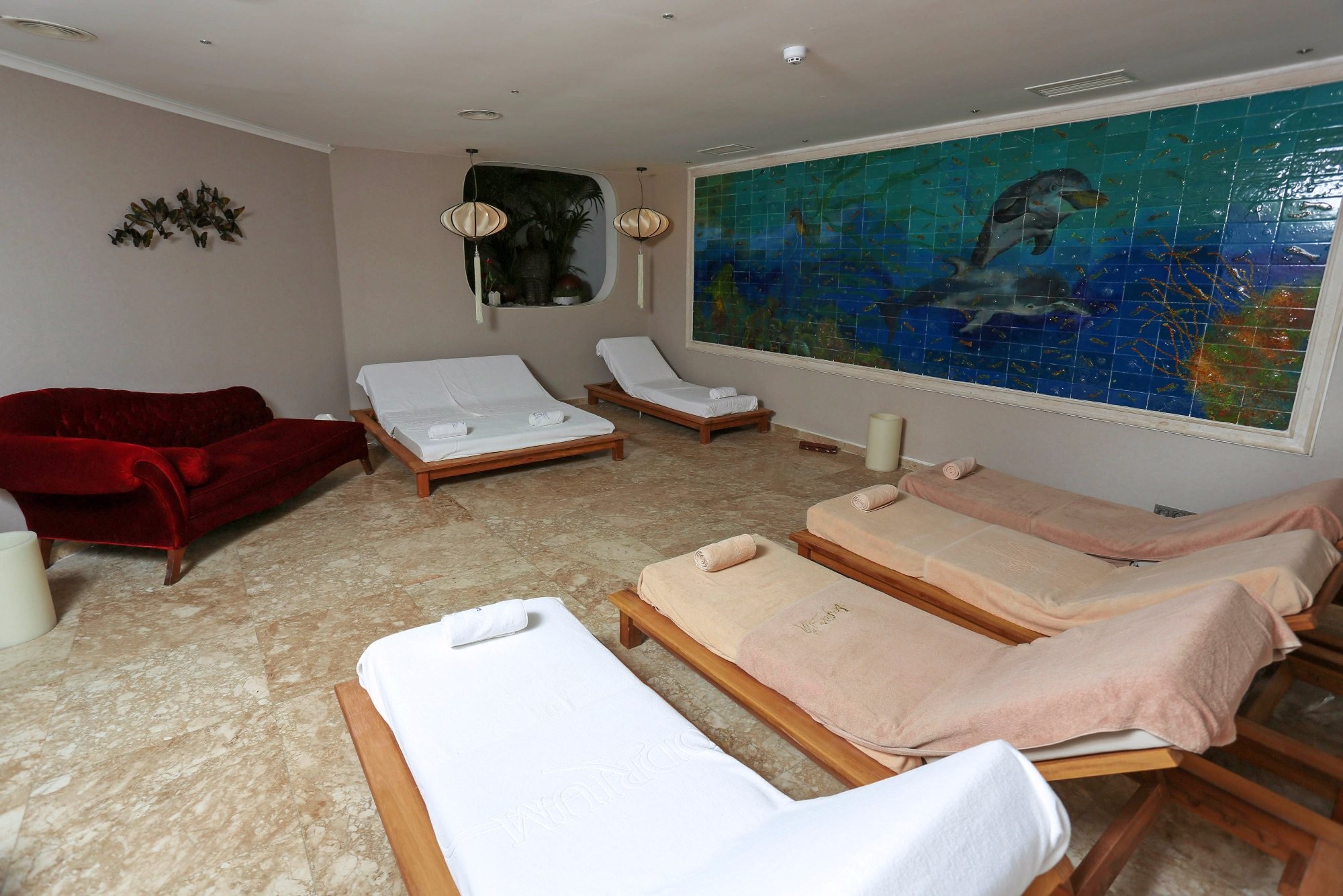 cheap resort hotels to Spend holiday with family