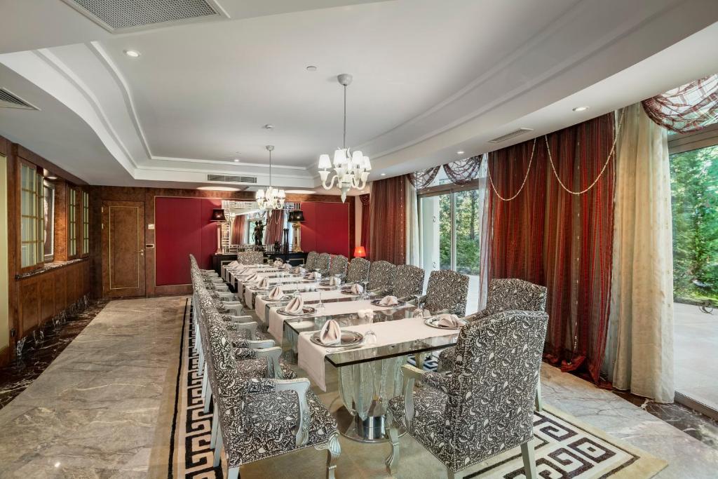 cheap resort hotels to Spend holiday with family