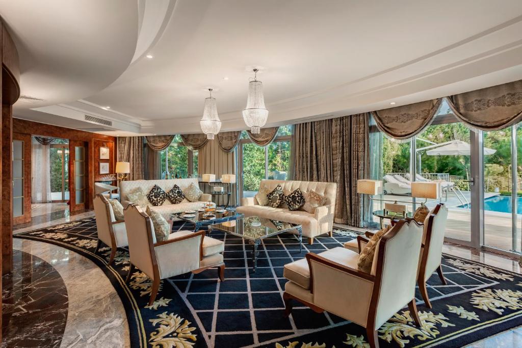 cheap resort hotels to Spend holiday with family