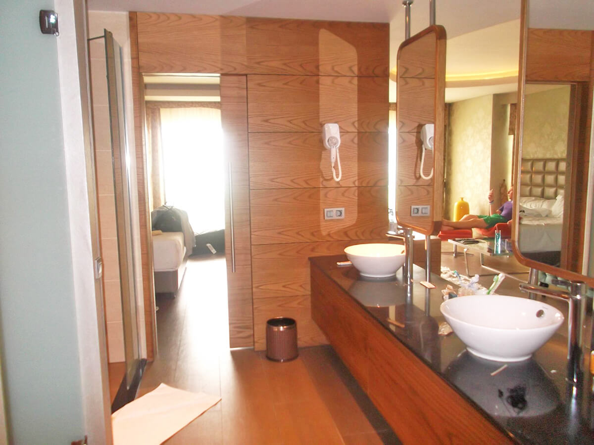 cheap resort hotels to Spend holiday with family