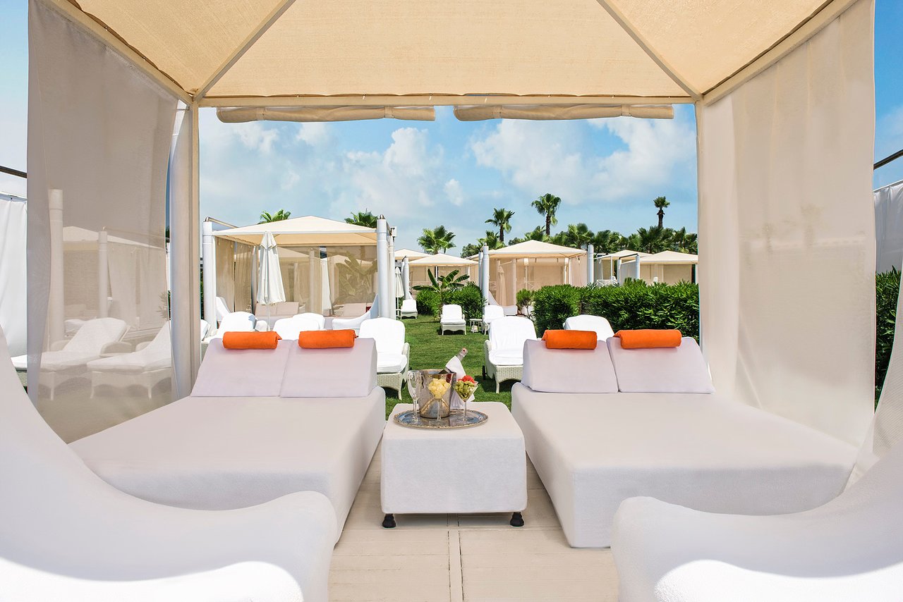 cheap resort hotels to Spend holiday with family