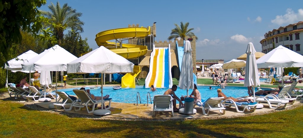 cheap resort hotels to Spend holiday with family