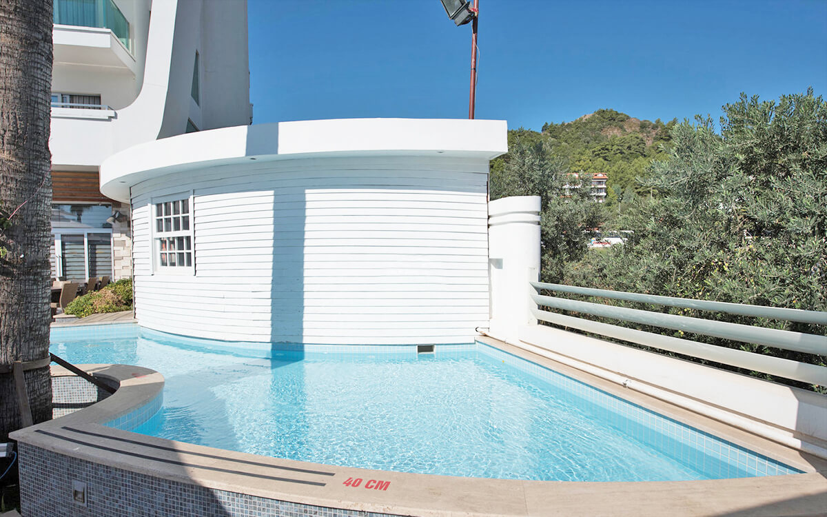 cheap resort hotels to Spend holiday with family