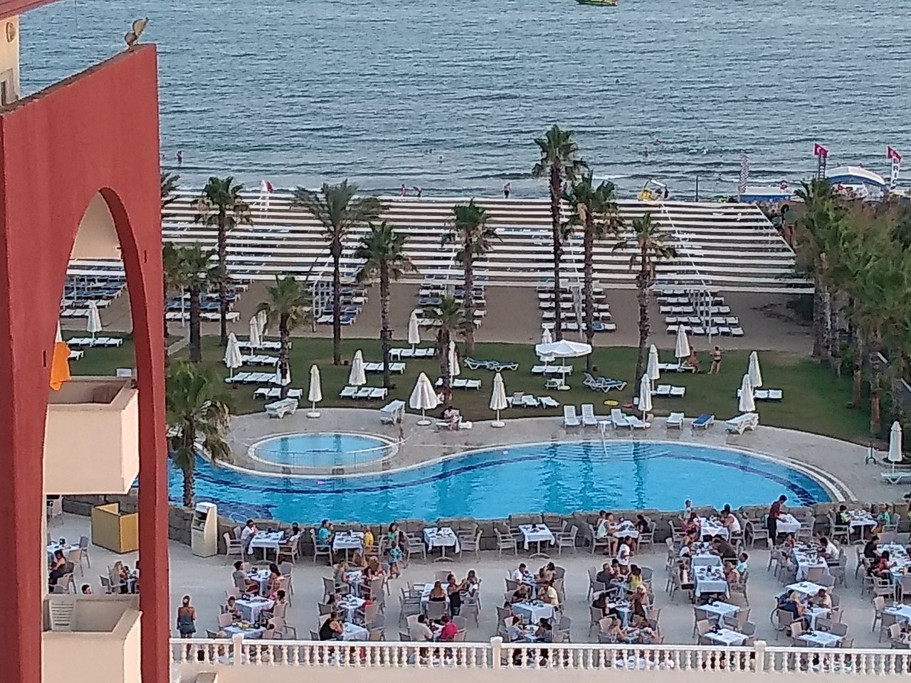 cheap resort hotels to Spend holiday with family