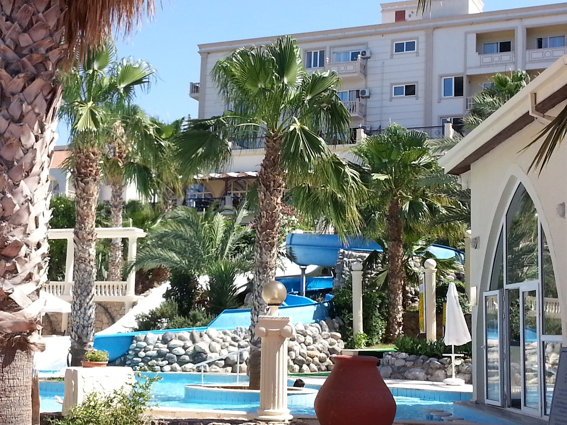 cheap resort hotels to Spend holiday with family