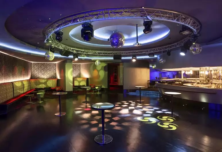 cheap resort hotels to Spend holiday with family