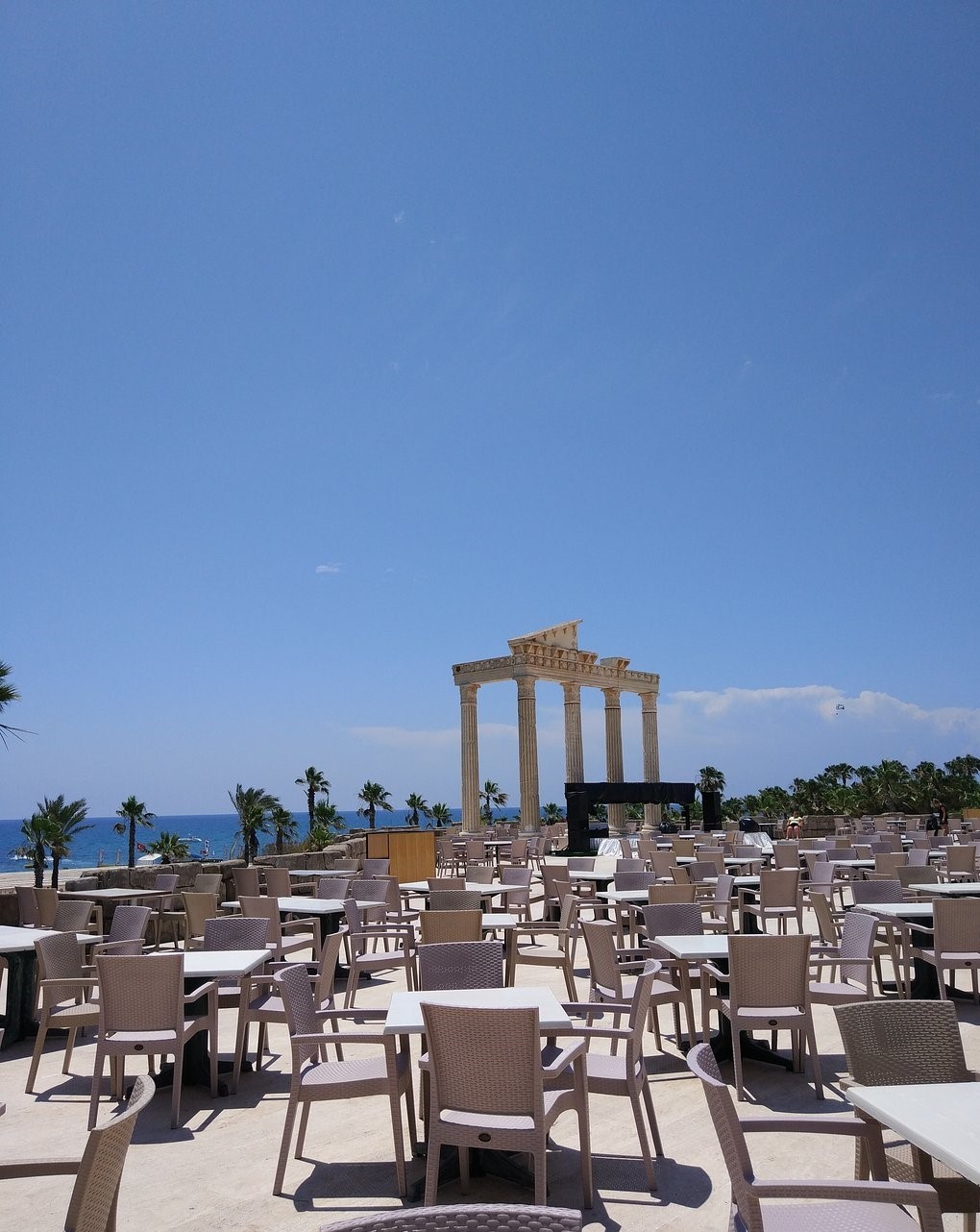 cheap resort hotels to Spend holiday with family