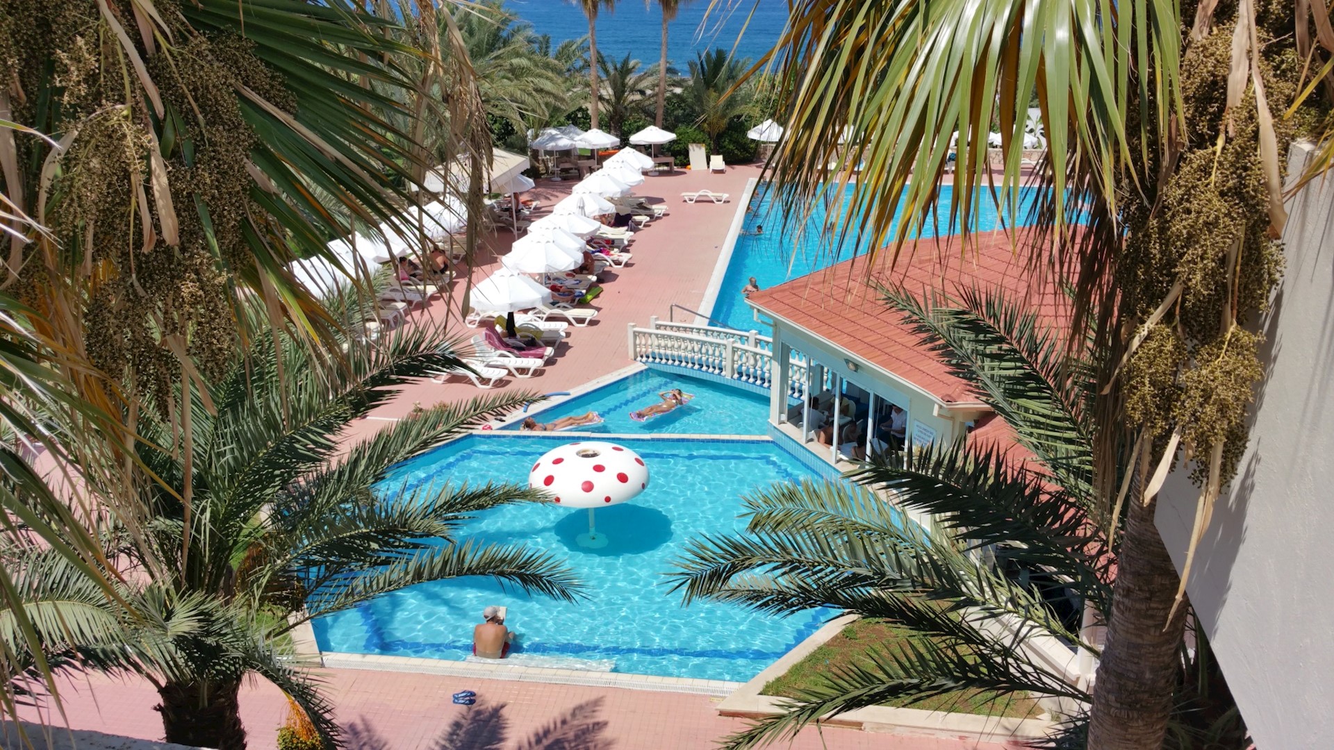 cheap resort hotels to Spend holiday with family