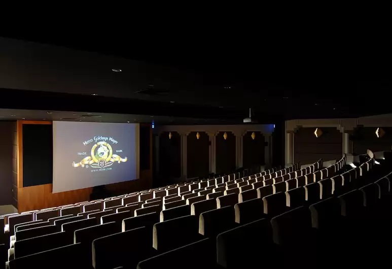 cheap resort hotels to Spend holiday with family