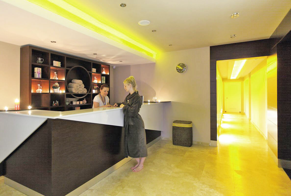 cheap resort hotels to Spend holiday with family