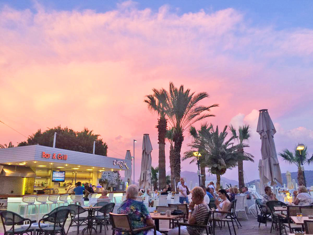 cheap resort hotels to Spend holiday with family