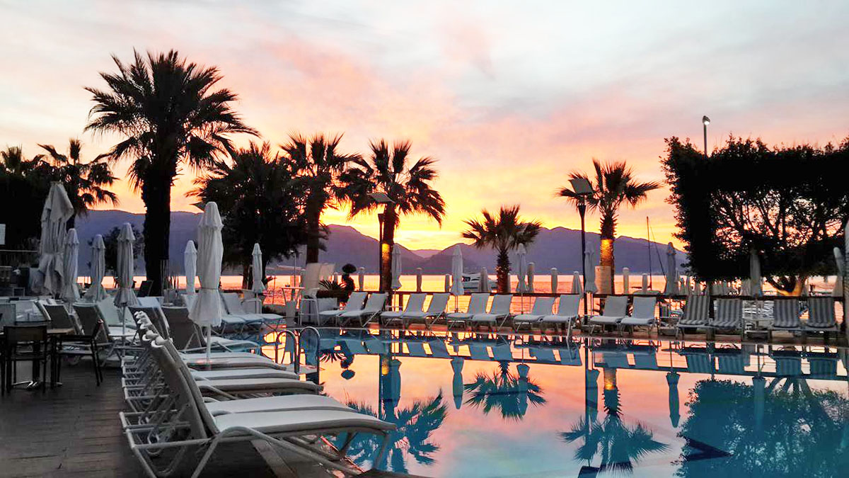 cheap resort hotels to Spend holiday with family