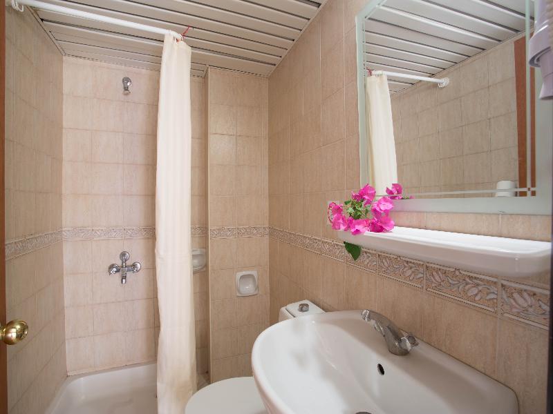 cheap resort hotels to Spend holiday with family