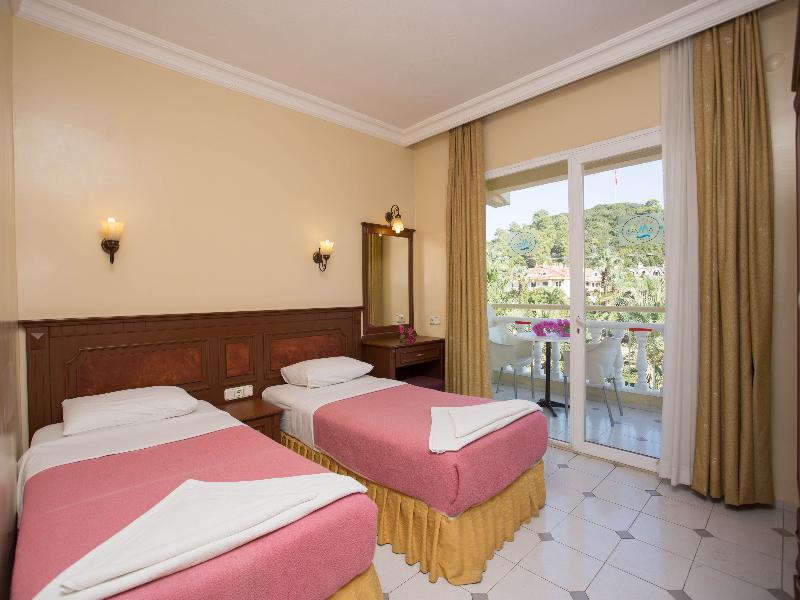 cheap resort hotels to Spend holiday with family