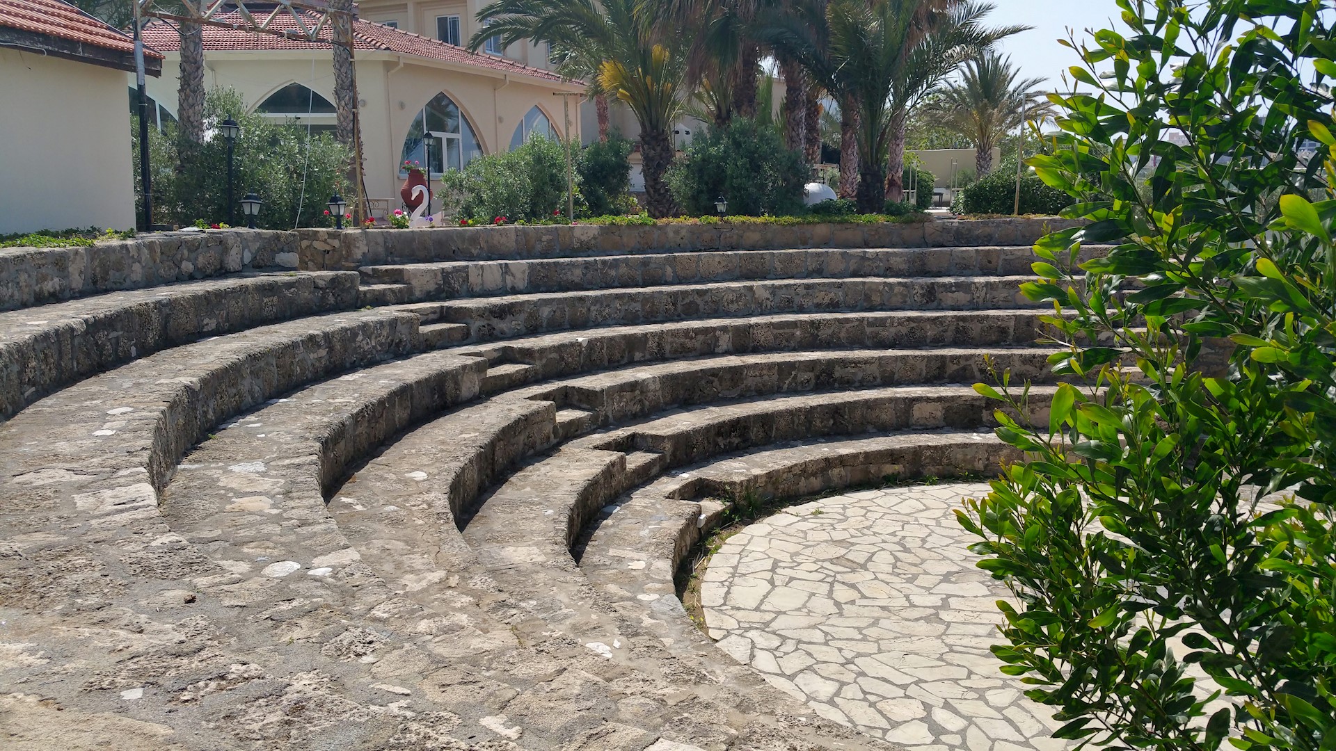 cheap resort hotels to Spend holiday with family