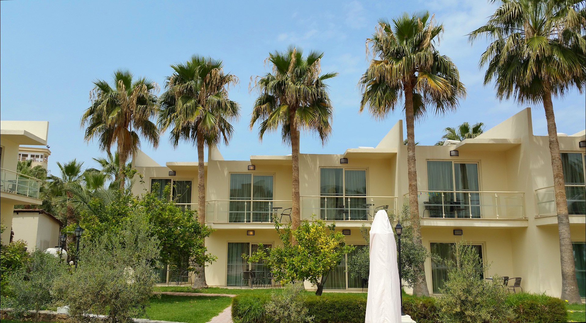 cheap resort hotels to Spend holiday with family