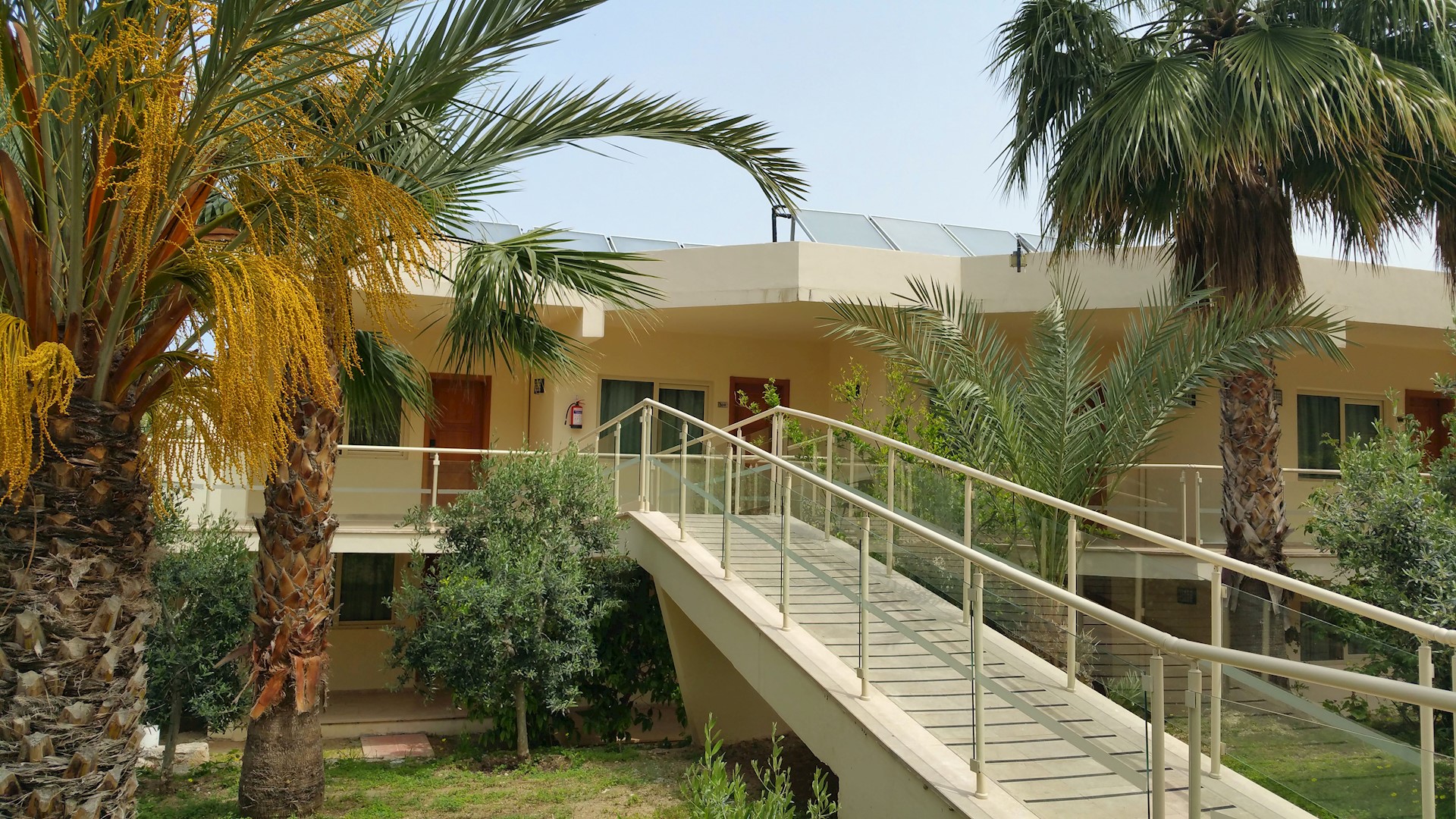 cheap resort hotels to Spend holiday with family