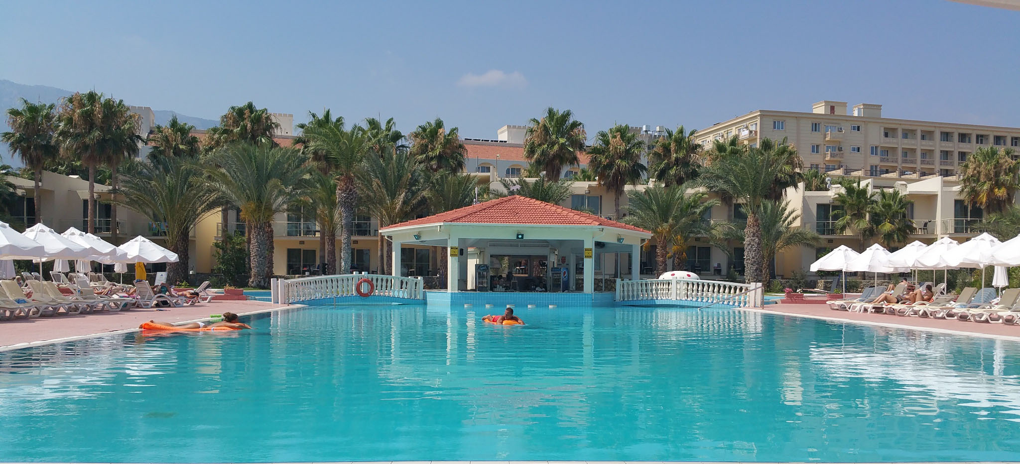 cheap resort hotels to Spend holiday with family